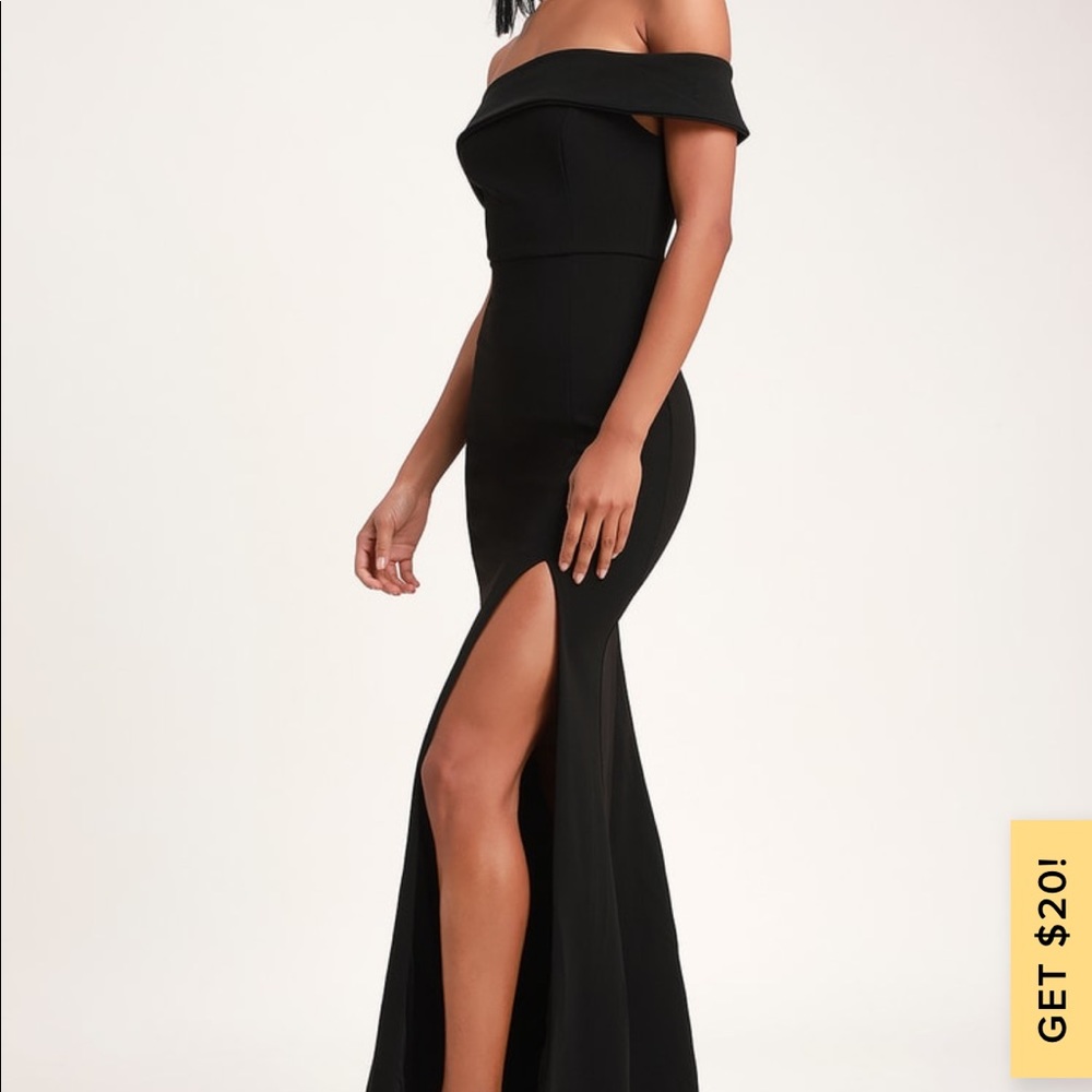 Aveline Black Off-the-shoulder maxi dress